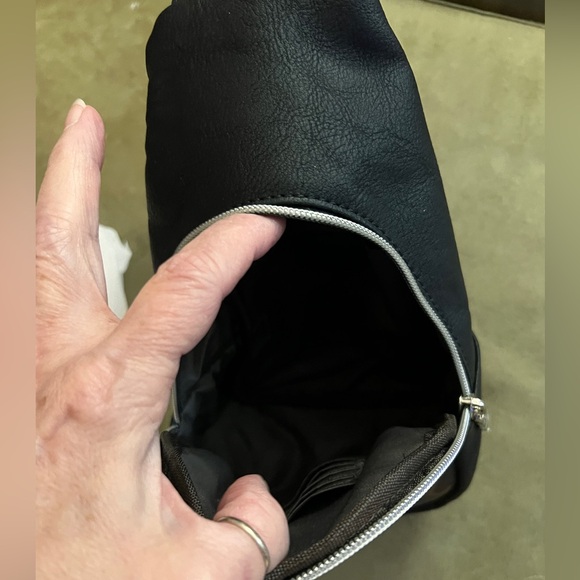 💯% authentic LV material on this new bag! - Picture 7 of 7